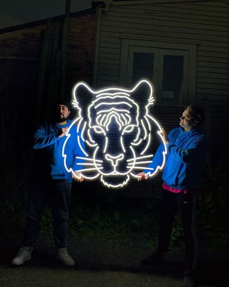 A detailed LED neon tiger head